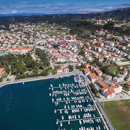 Cozy In With Wifi 公寓 *